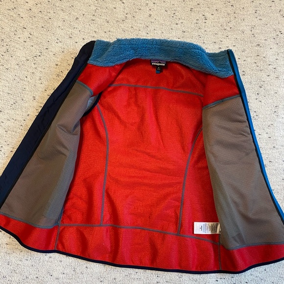 LIKE NEW Patagonia W’s Classic Retro-X Fleece Vest - Picture 3 of 6
